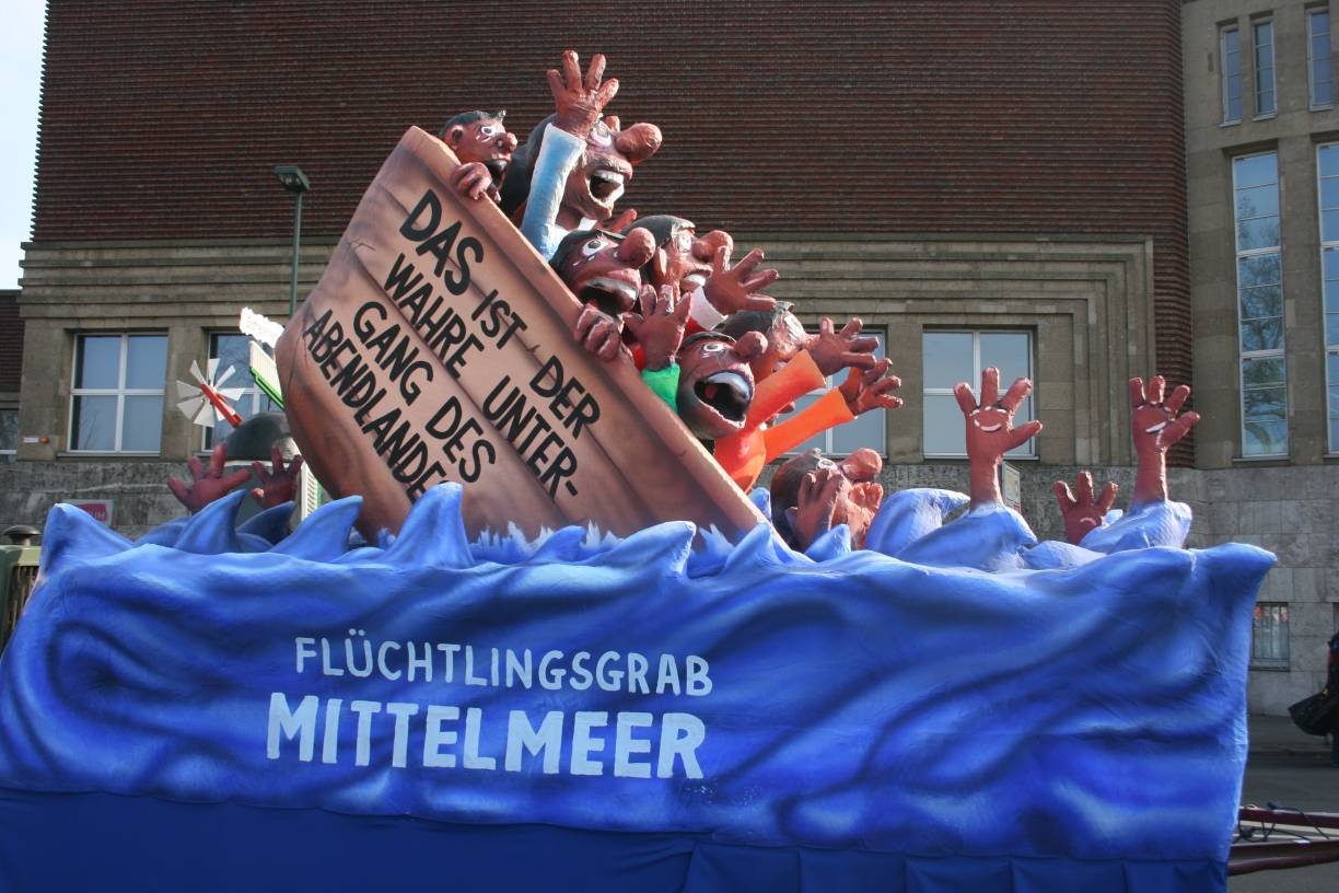  Der wahre Untergang des Abendlandes: Eines der beeindruckendsten Motive von Jacques Tilly Rosenmontag 2015. Leider hat es an Aktualität absolut nichts eingebüßt. 