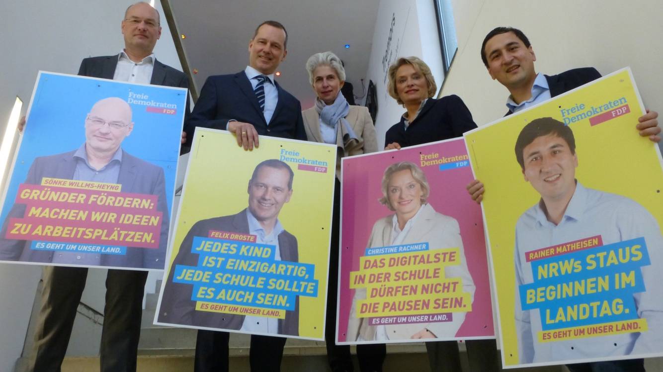  FDP-Kreisvorsitzende Marie-Agnes Strack-Zimmermann (Mitte) mit den vier Landtags-Kandidaten (v. li.) Sönke Willms-Heyng, Felix Droste, Christine Rachner und Rainer Matheisen. 