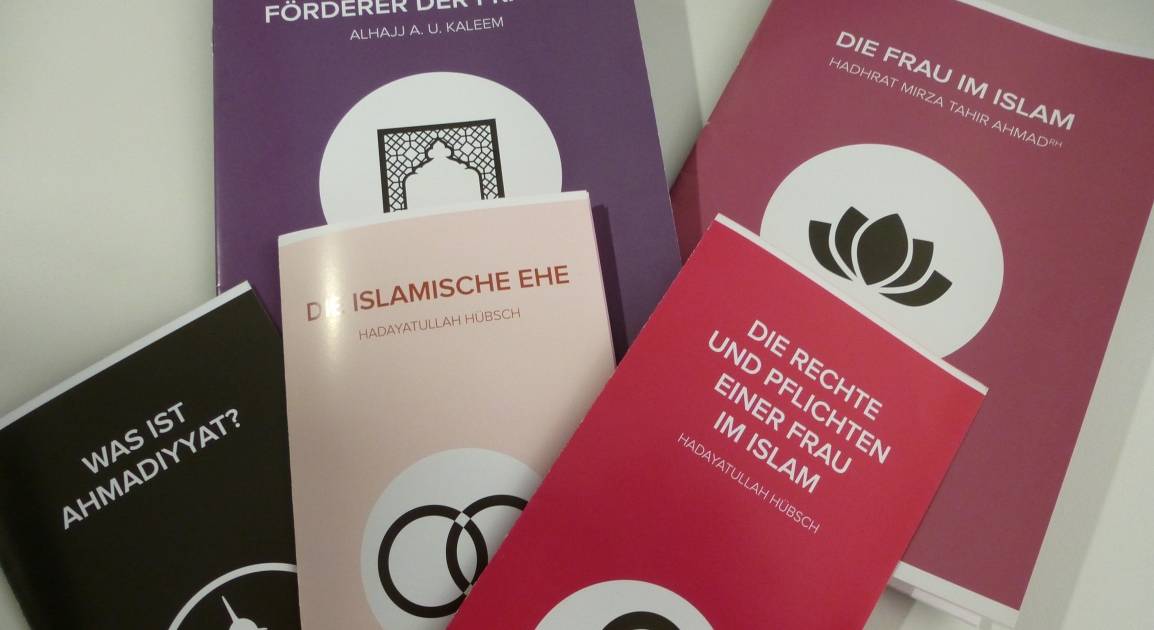 Ausstellung Der Islamischen Reformgemeinde Ahmadiyya Im Rathaus Gleichwertigkeit Von Frau Und Mann