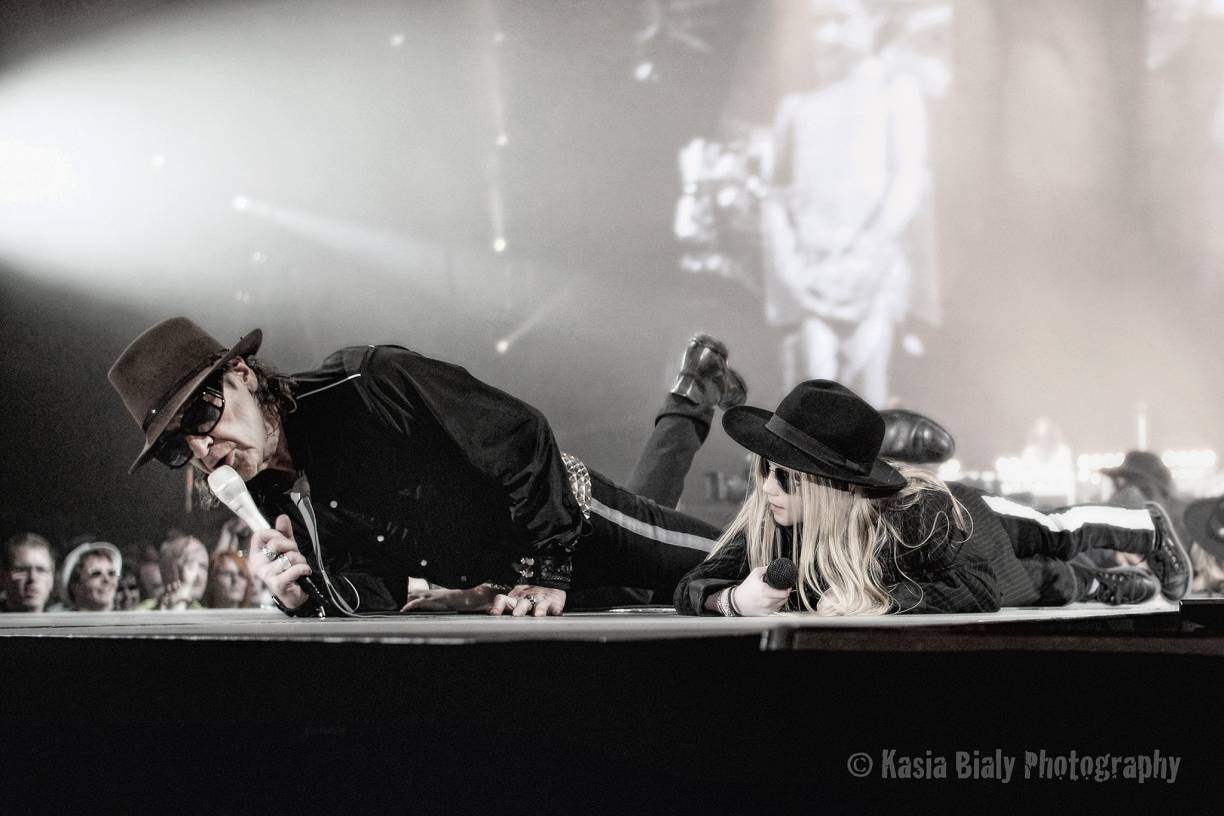  Nicht ohne seine Düsseldorfer Kids on stage: Udo Lindenberg. 