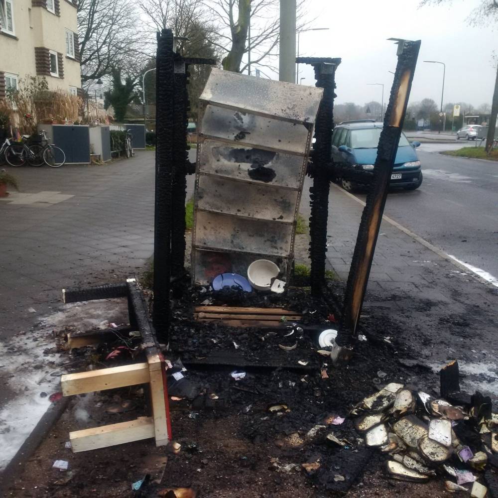  Von der Givebox am Hellweg ist nach dem Brand nicht viel übrig geblieben. 