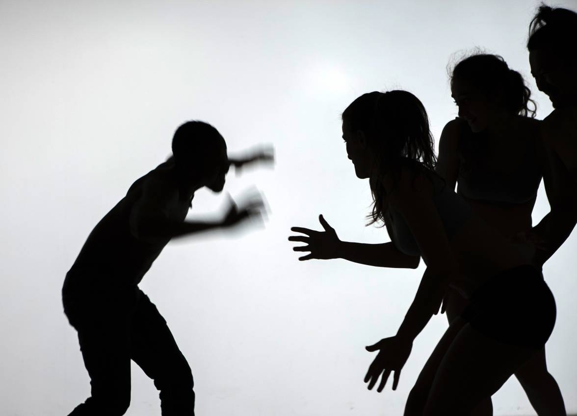  Szenenbild aus der Tanztheater-Produktion "Kontraste". 