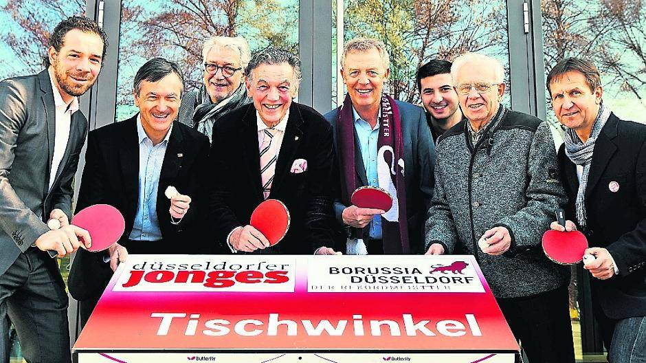  Jonges-Vorstand David Mondt, Borussia-Manager Andreas Preuß, Rainer Esser, Jonges, Baas Wolfgang Rolshoven, Klub-Geschäftsführer Jo Pörsch, Projekt-Pate Christ Yemenijian, Borussia-Präsident Dr. Fritz Wienke und Projektleiter Wieland Speer (v. l.)  