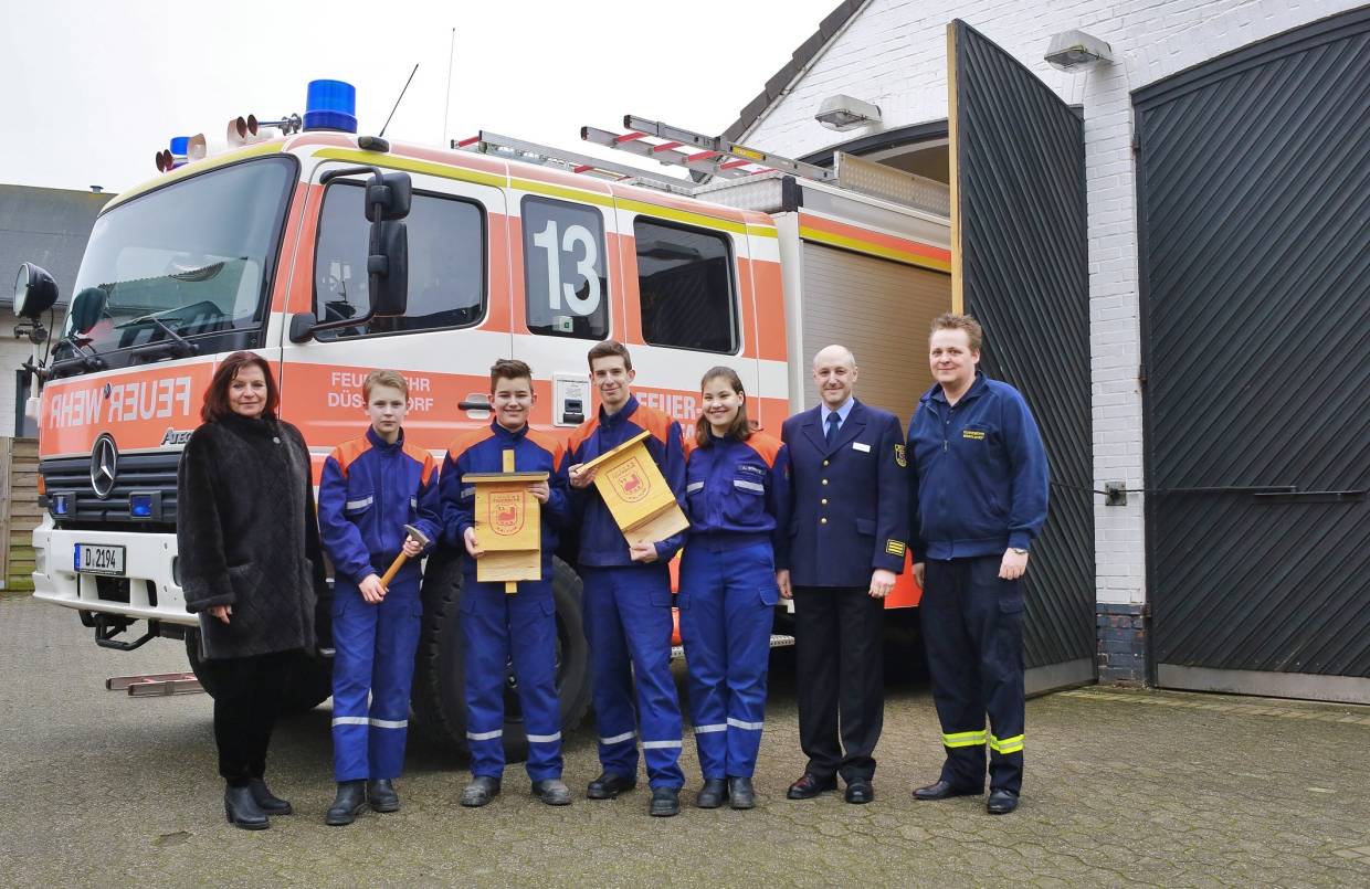 Jugendfeuerwehr Kalkum baut Fledermauskästen