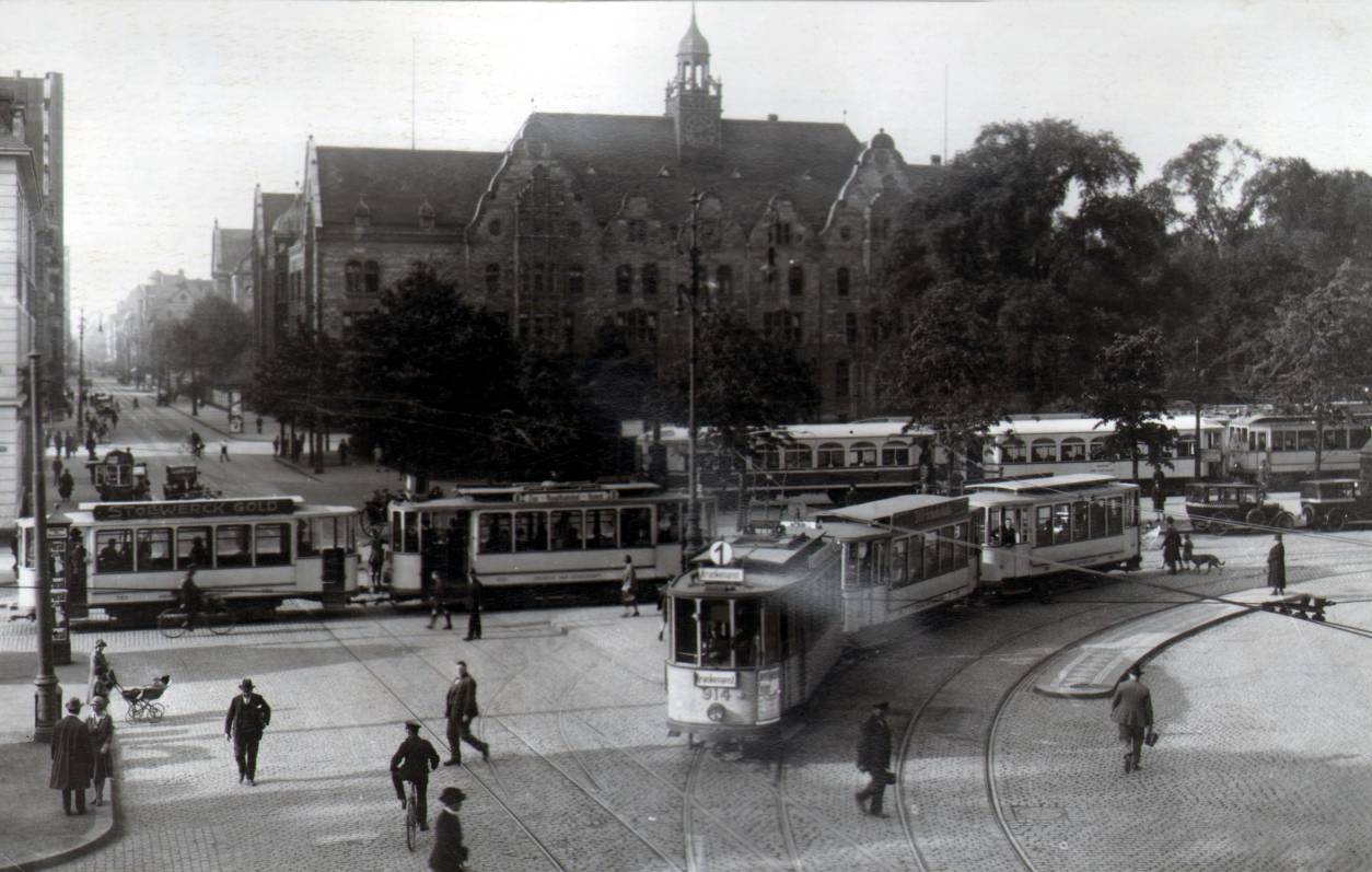 120 Jahre Rheinbahn: Der Graf-Adolf-Platz im Jahr 1927