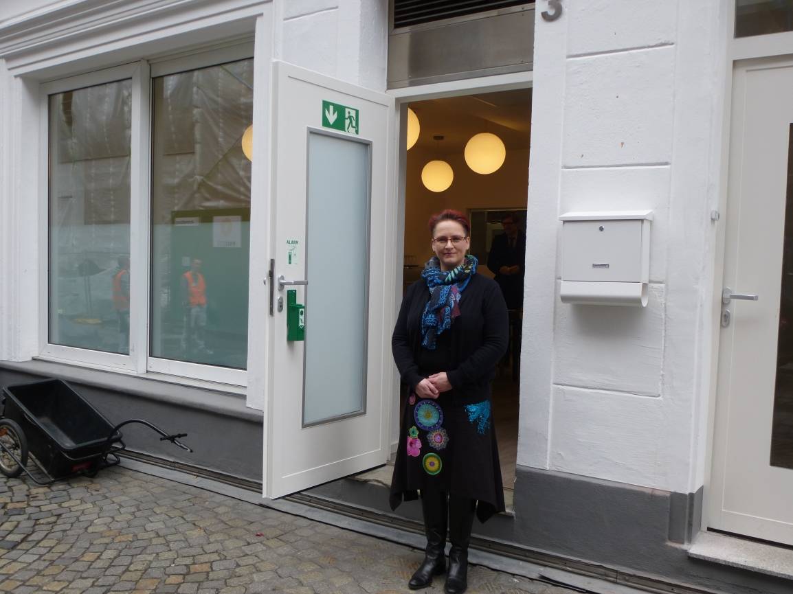  Shelter - das bedeutet Schutzraum. Diesen Schutzraum gibt es jetzt in der Liefergasse 3 für Wohnungslose. Leiterin der Einrichtung ist Chris Caldow. 