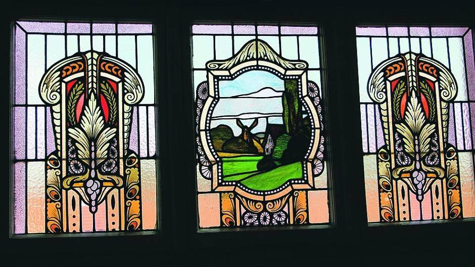  Glasfenster im Treppenhaus.  