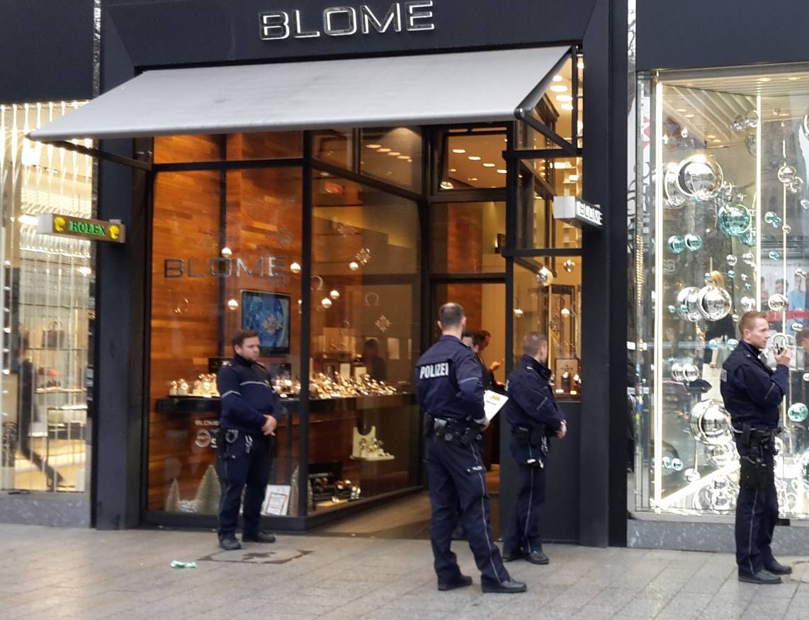 Nach Überfall auf Kö-Juwelier: Polizei fahndet nach den Tätern