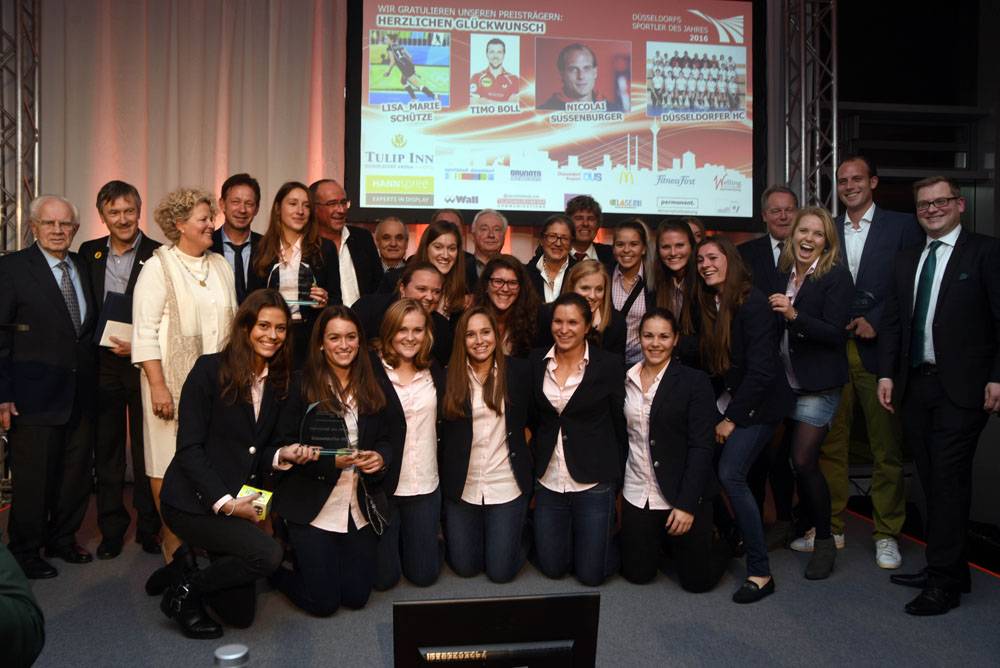  Alle Sieger der Wahl zu Düsseldorfs Sportler des Jahres stellten sich am Ende der Kürung noch einmal auf die Bühne. 