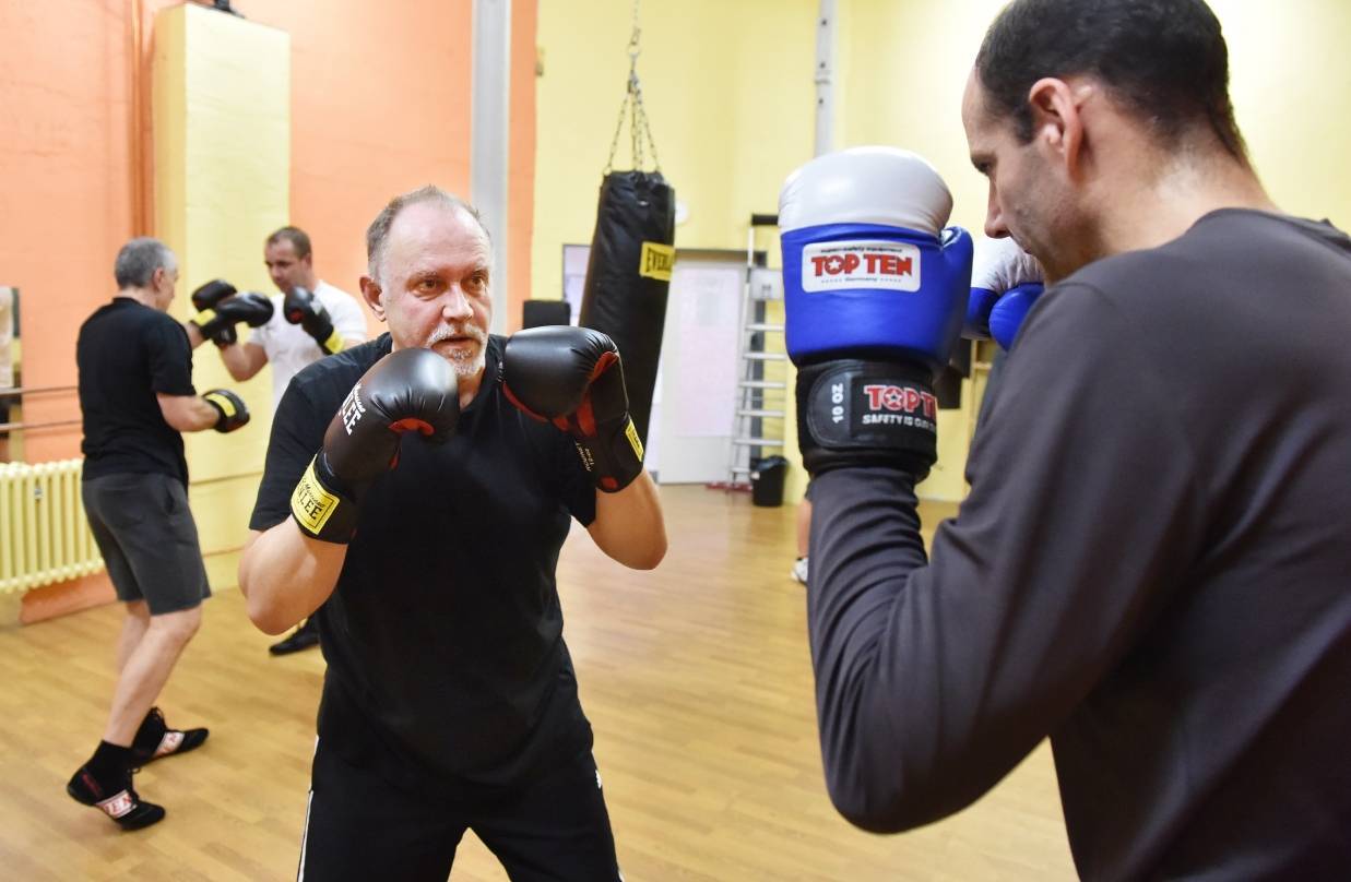  Partnerübungen sind schon wie Boxen und damit der Höhepunkt des Trainings. 