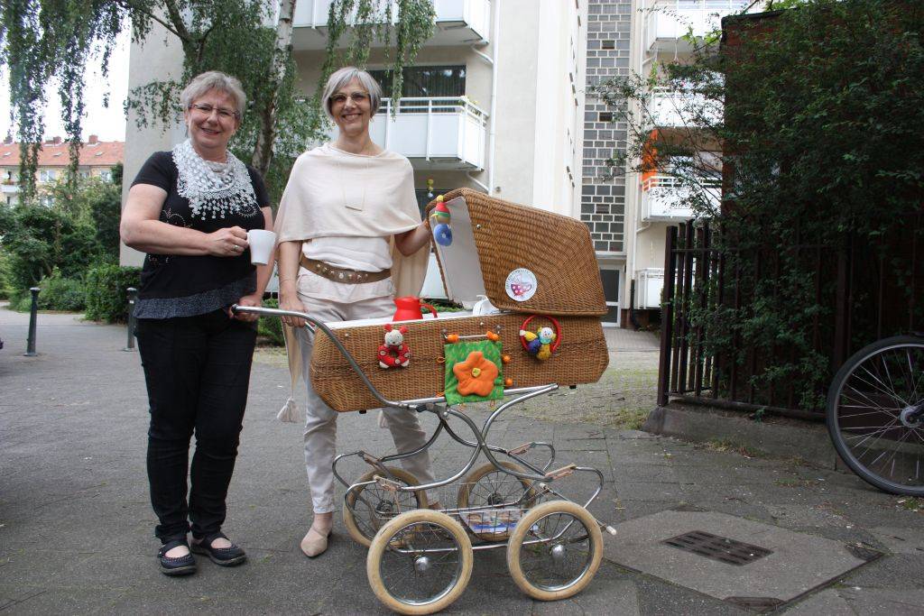  Ramona Chlebig, Teamleiterin des Sozialpädiatrischen Dienstes der Stadt (li.) und Angelika Weiß, Leiterin des Oberbilker Familientreffs. 