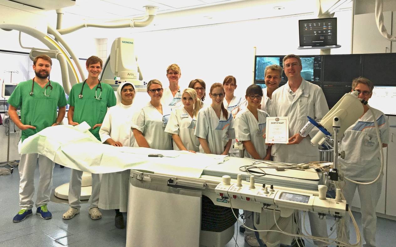  Leisten einen wichtigen Beitrag zur Versorgung von Patienten mit unklarem Brustschmerz im Rhein-Kreis Neuss: Ärzte und Pflegekräfte der Chest Pain Unit in Neuss. 