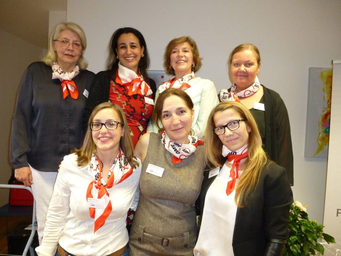  Aspasia Zontanou (vorne, Mitte) und ihr Team: Starke Frauen für den Stadtteil Garath. 