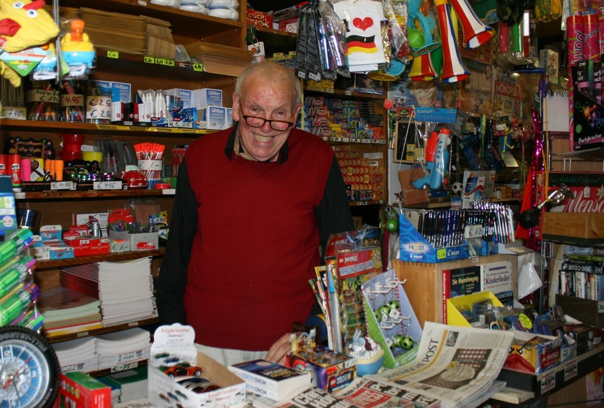  „Der Laden ist mein Leben.“ - Heinz Hoppe und sein Büdchen an der Luegallee sind seit 55 Jahren eine feste Größe in Oberkassel. 