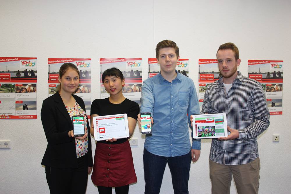  Lara Render (19), Lei-Ling Ng (16), Marvin Wittiber (17) und Niklas Vogel (20, v. l.) gehören zur Redaktionsgruppe des Jugendportals „youpod“. Für die Webseite und die App ist das junge Team auf der Suche nach spannenden Themen für Jugendliche. 