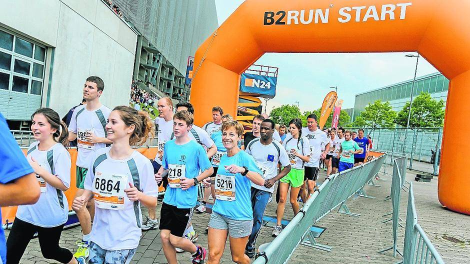  Der B2Run Düsseldorf startet in diesem Jahr am 28. Juni. Erneut geht es über 6 Kilometer rund um die Esprit-arena. Entlang der Strecke gibt es wieder viel Musik. Wir suchen Bands, die dort spielen wollen! 