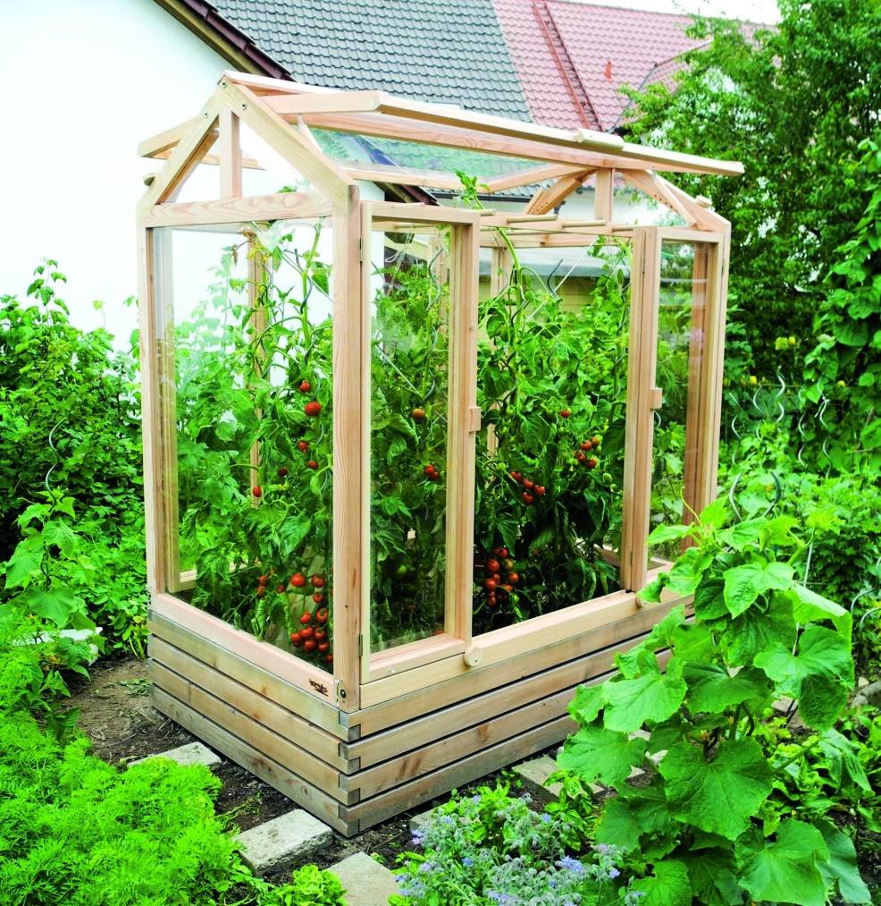  Das Kleingewächshaus passt in jeden Garten und sogar auf große Balkone.  