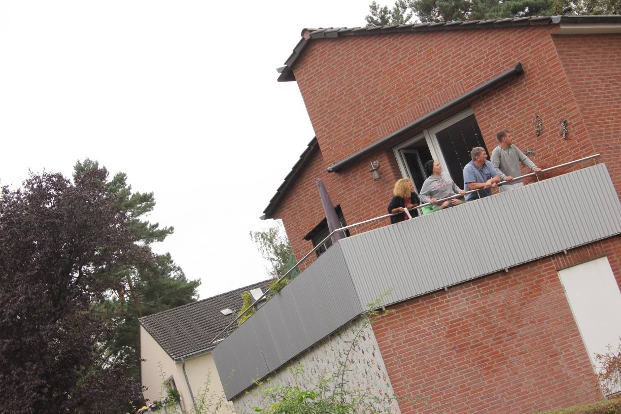  "Im nächsten Jahr vermieten wir den Balkon" - Anwohner unterstützten die Fahrer mit Anfeuerungsrufen und dachten schon ans nächste Jahr. 