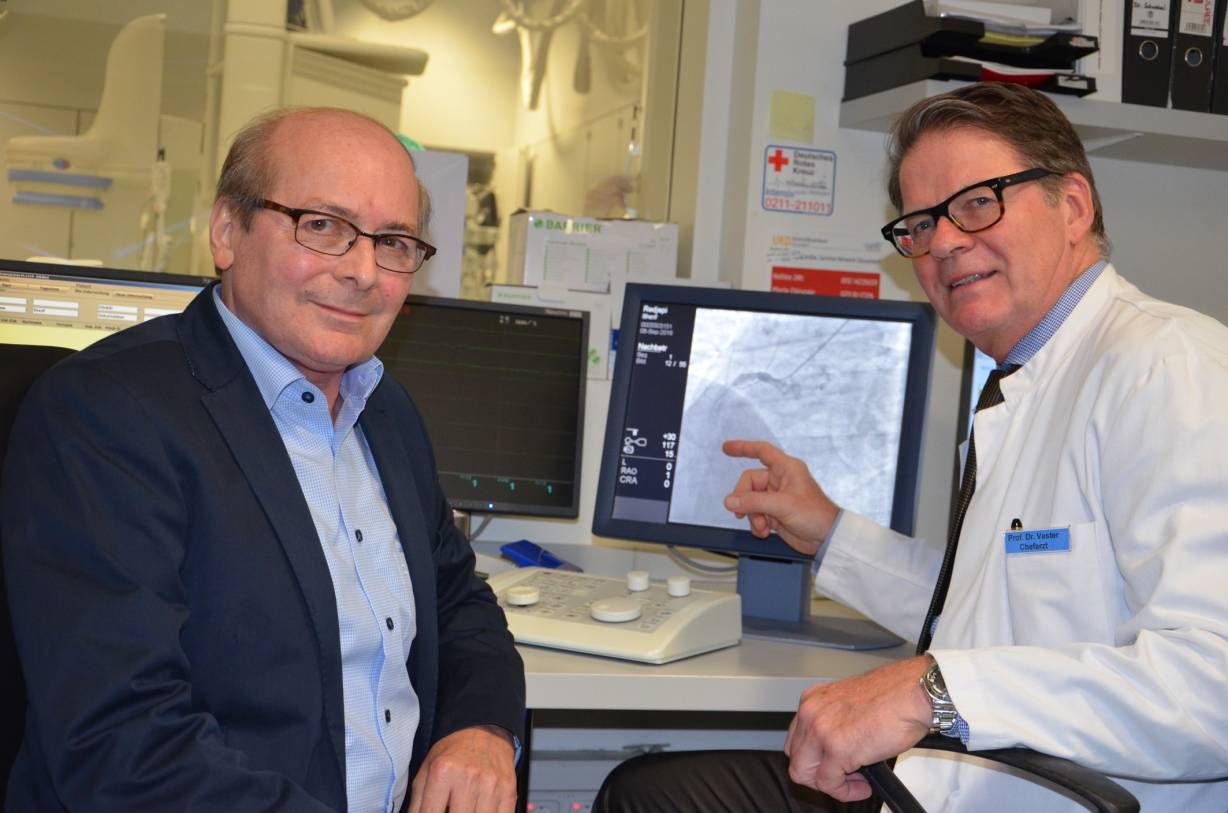  Prof. Dr. Ernst-G. Vester im Gespraech mit Rolf Korfmacher. 