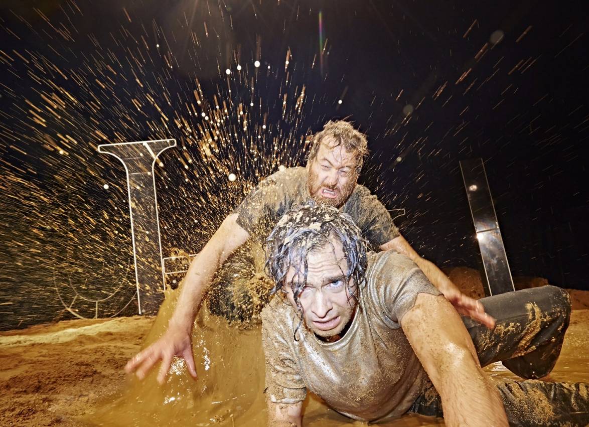 Christian Erdmann und Andre-Kaczmarczyk in "Gilgamesh". 