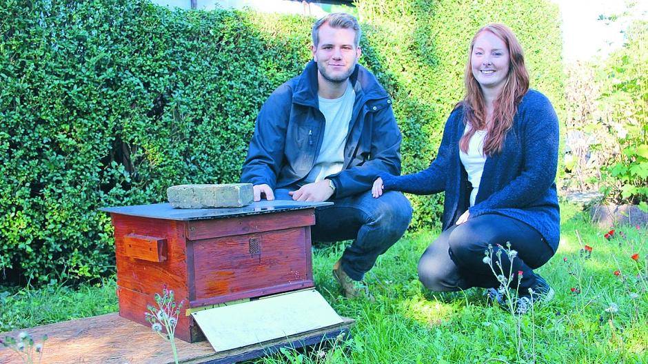  Sebastian Schmidt, 23, und Nathalie Gies, 21, haben ihren Bienenstock verteidigt. 
