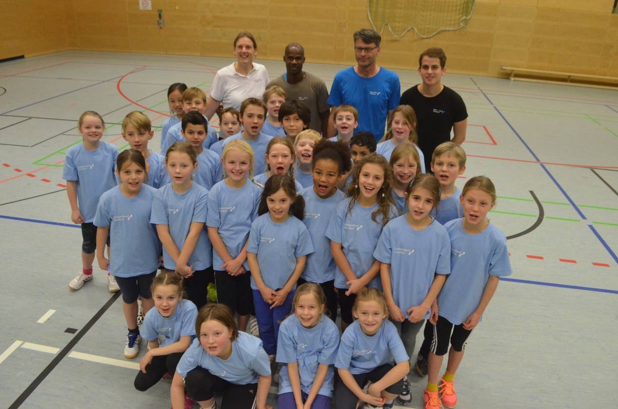  Die 30 Kinder vom athletica Talentzentrum Düsseldorf hatten viele Fragen an den 38 Jahre alten Weltklasse-Sprinter. 