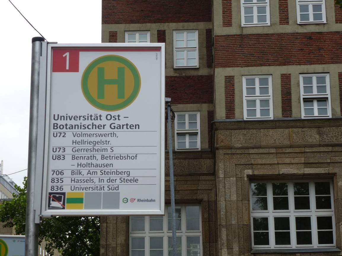 Wie sollen die Haltestellen-Schilder der Rheinbahn aussehen?
