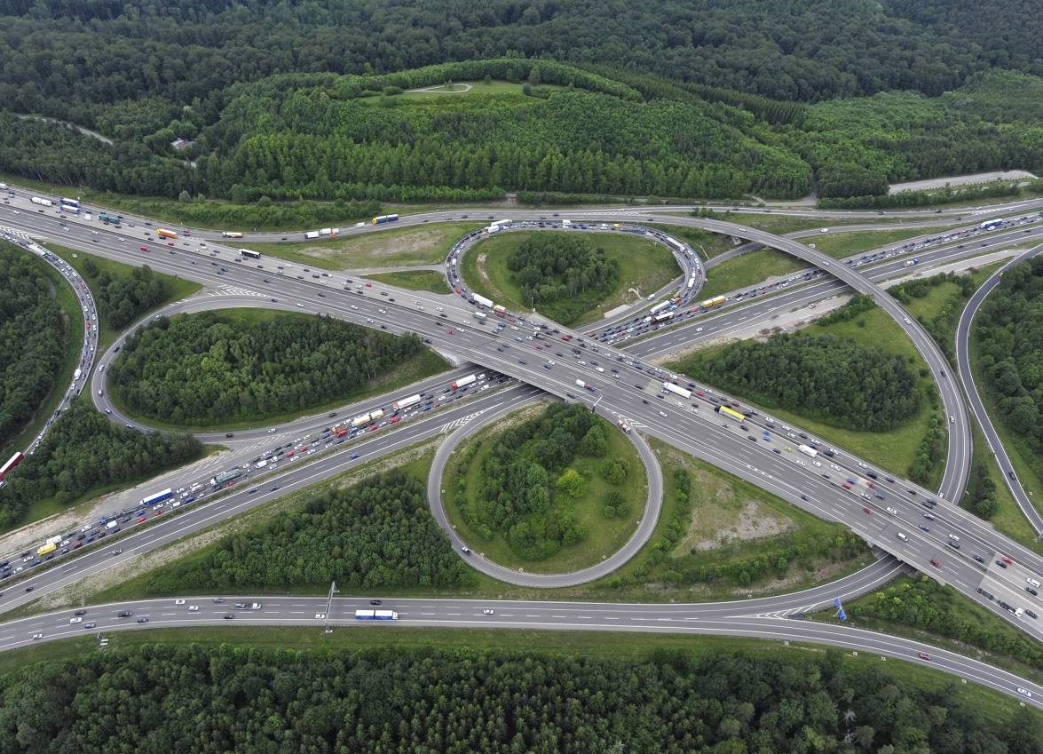  Auf deutschen Autobahnen kommen im Laufe des Jahres 2015 rund 50 Kilometer dazu. 
