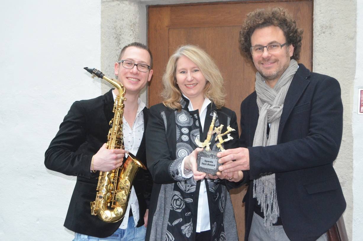  Jan Prax (l.) gewann mit seinem Quartett 2014 den Sparda Jazz Award. „Ein Sprungbrett für die Karriere“, lobt er. In der Jury entscheiden dieses Jahr wieder Ursula Wißborn (Sparda Bank) und der Bassist Nico Brandenburg. 