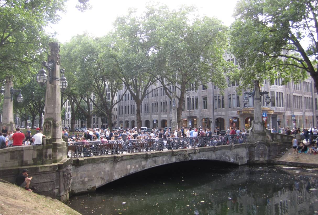  Volle Giradet-Brücke 