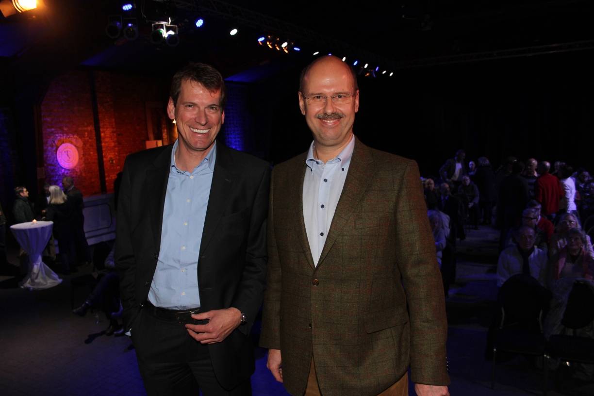  Stefan Reichert (li.) und Andreas Goßmann organisierten die Veranstaltung in der Conesscheune.  