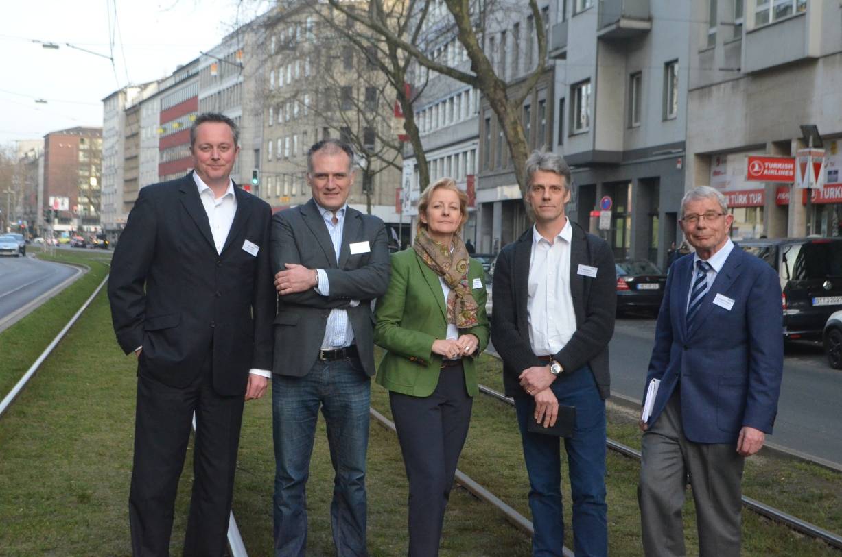  Der Vorstand der ISG Graf-Adolf-Straße (v.l. Oliver Berief, Dr. Stefan Jürging, Margarete Gänzler, Daniel Klages und Dr. Ruprecht Vondran) kämpft um den Wirtschaftsstandort Graf-Adolf-Straße. 