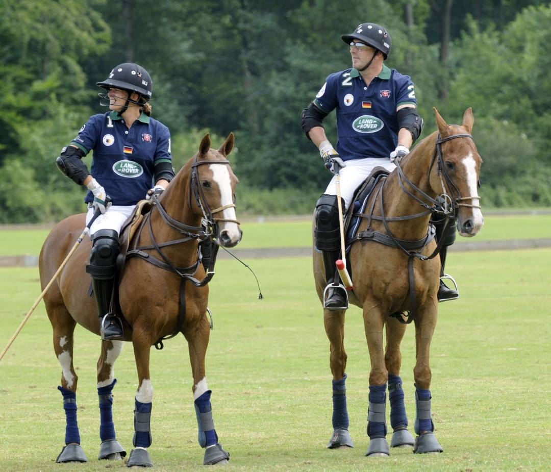 Heino Ferch beim Polo-Turnier in Kalkum im Sattel