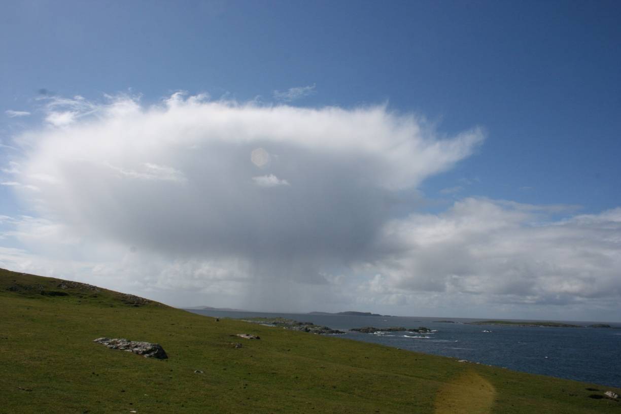  Großes Wolken-Kino ist eine Spezialität der Region Connemara. 