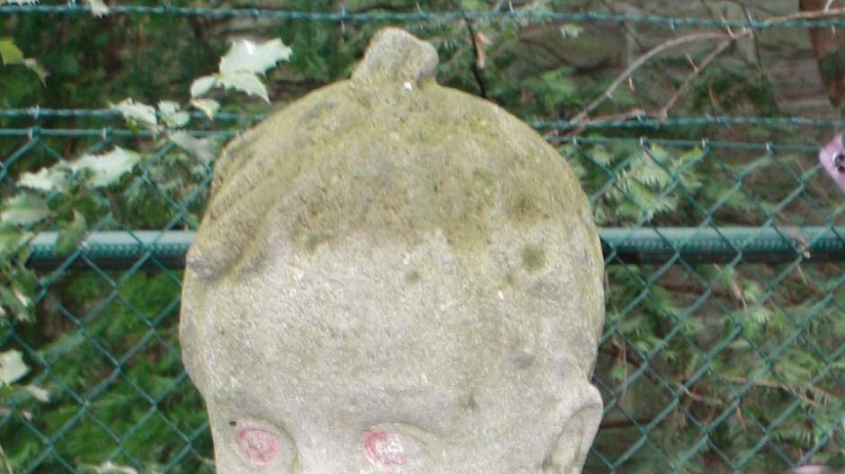 Figur und Tafel ja - Wasserspender nein