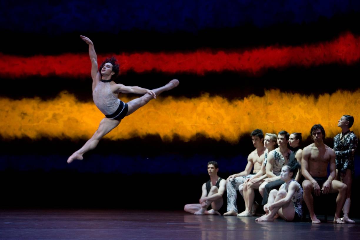  Bogdan Nicula und Ensemble in "b02 - Kunst der Fuge". 
