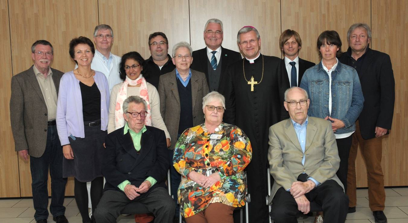 Weihbischoff Dominik Schwaderlapp besuchte das Sana-Klinikum. 