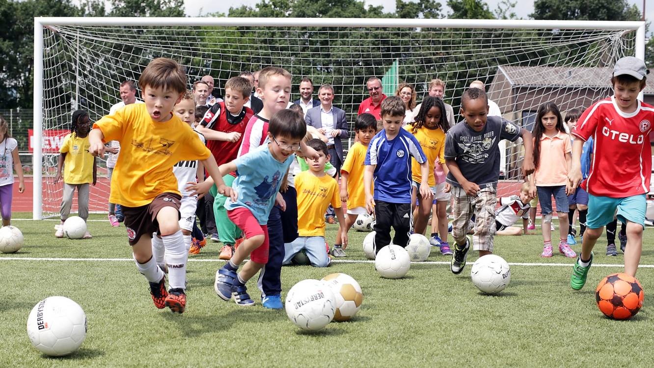  Im Sport ist Integration gar kein Thema - die Kids spielen einfach. 
