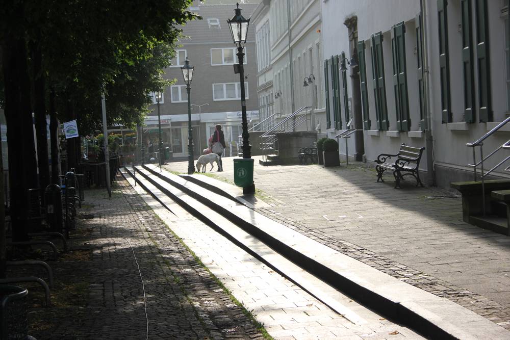  Die Stufen vor dem Rathaus sind nicht ganz ohne. 
