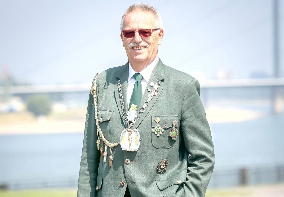  Heinz-Dieter Werner ist der 1. Schützen-Chef von Heerdt. Ein Regiment mit 442 Jahren Tradition. 