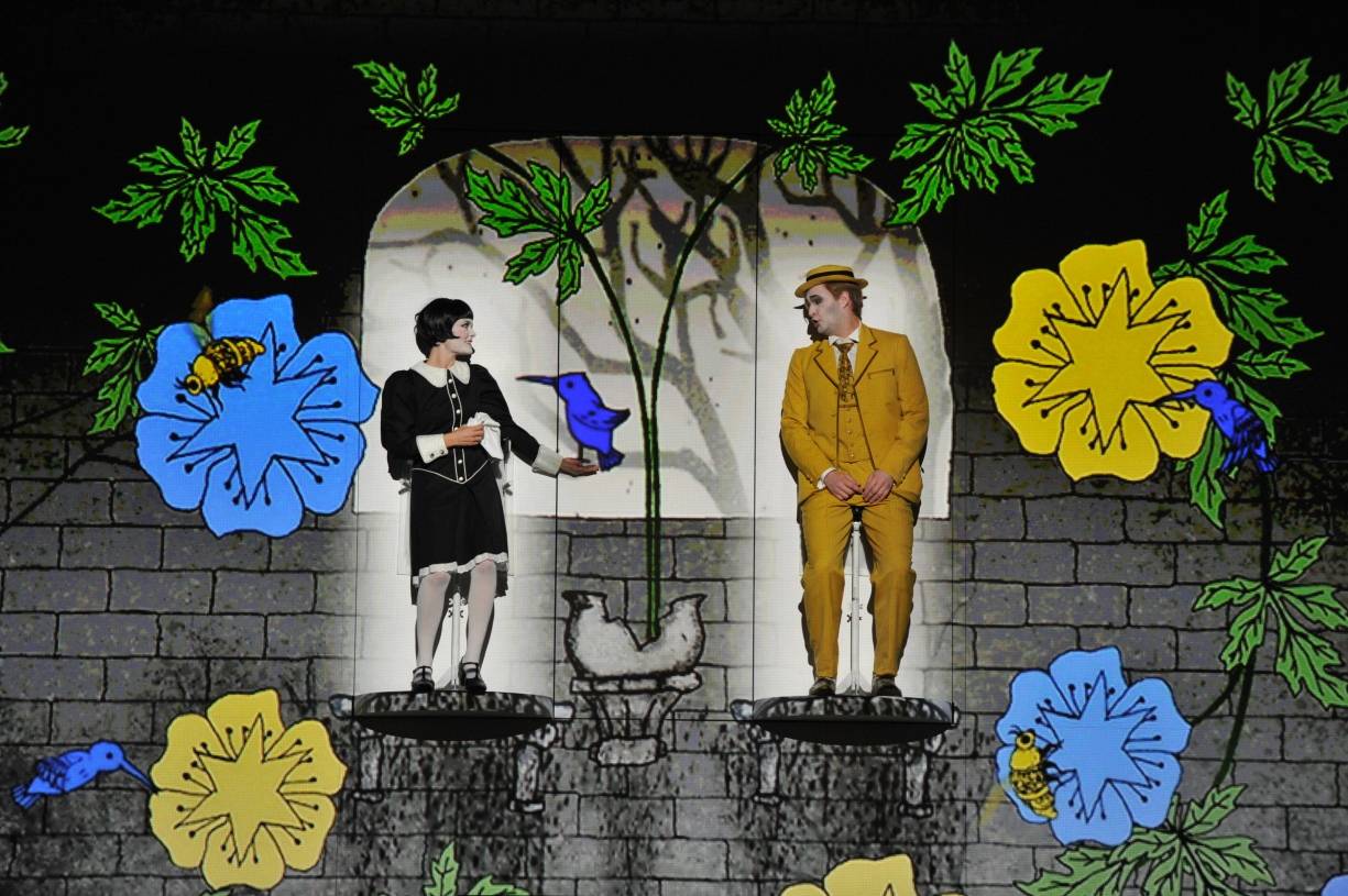  Anke Krabbe (Pamina)und Richard Šveda (Papageno) in der "Zauberflöte", inszeniert von Regisseur Barrie Kosky und Suzanne Andrade. 