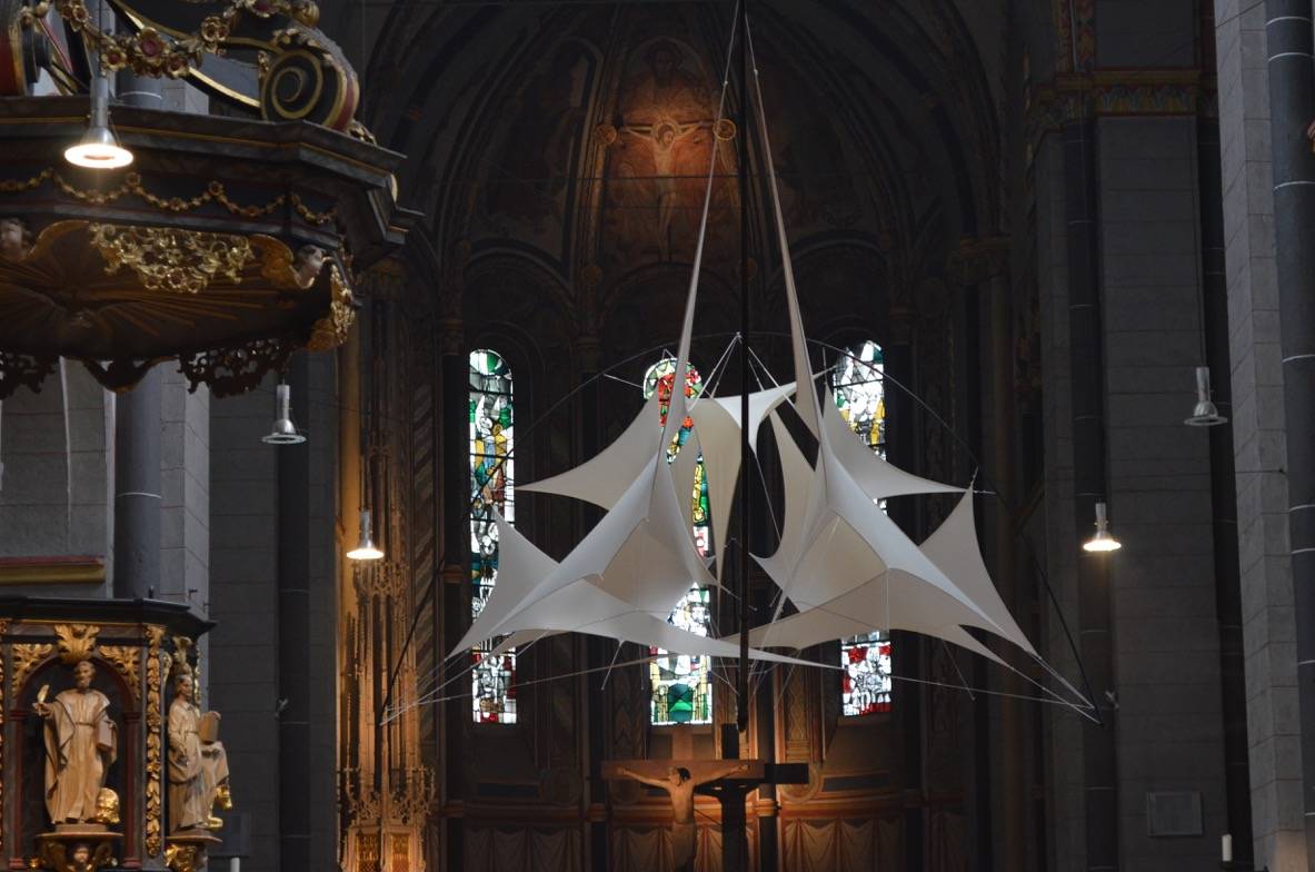  Der Blick in Richtung Altar. 