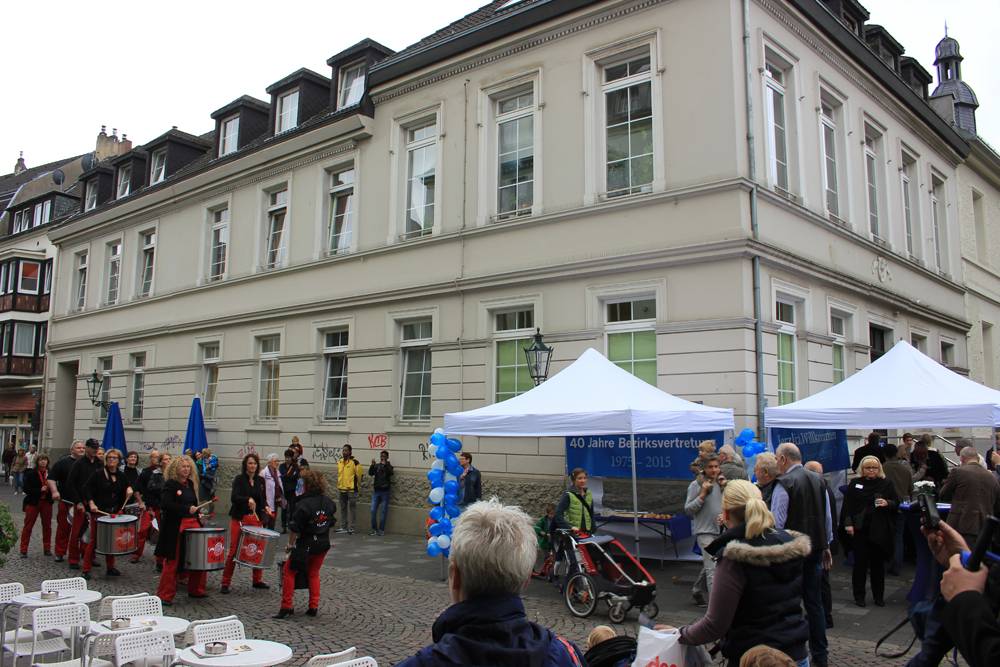  Die Samba-Rhythmus-Gruppe trommelte für die Bezirksvertretung. 