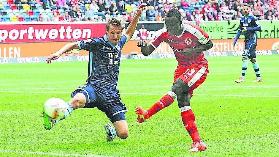  Plötzlich fluppt’s: Didier Ya Konan trifft im Spiel gegen 1860 München. 