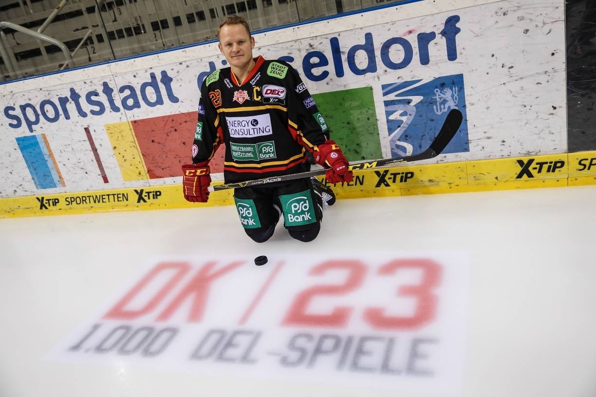  DEG-Rekordspieler Daniel Kreutzer und seine Eis-Widmung. 