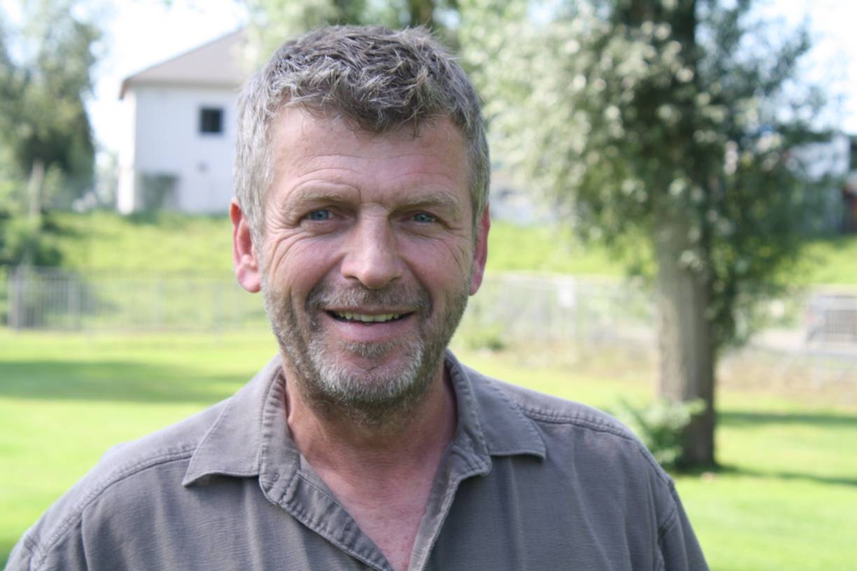  Macht Hunde fit fürs Fernsehen: Dirk Lenzen. 