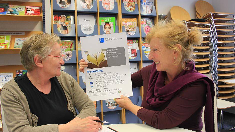  Christa Brüggmann von der katholischen öffentlichen Bibliothek in Grafenberg (li.) und Marion Esser von der Stadtteilbücherei Gerresheim gestalten das Projekt gemeinsam. 