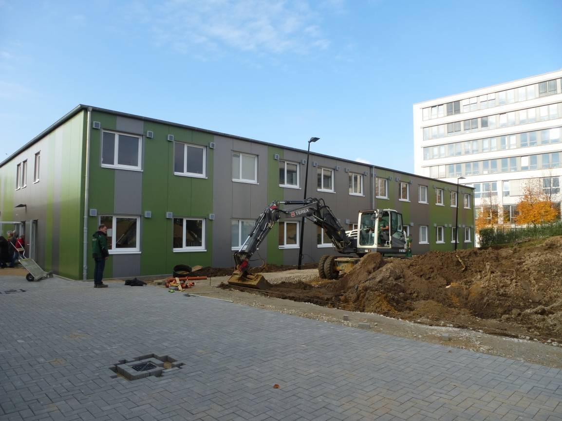  Auf dem Außengelände der Wohnanlage an der Moskauer Straße wird noch gearbeitet. 