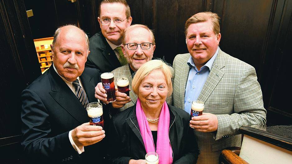  Ein besonderes Quintett (v.l.) Lothar Inden, Christian Schade, Gunther Langkopf, Rosi Theiss und Wolfgang Gansäuer. 
