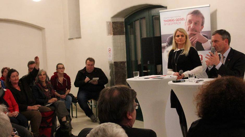  Viele Bürger wollten mit Oberbürgermeister Thomas Geisel im Gerresheimer Kulturbahnhof sprechen. 